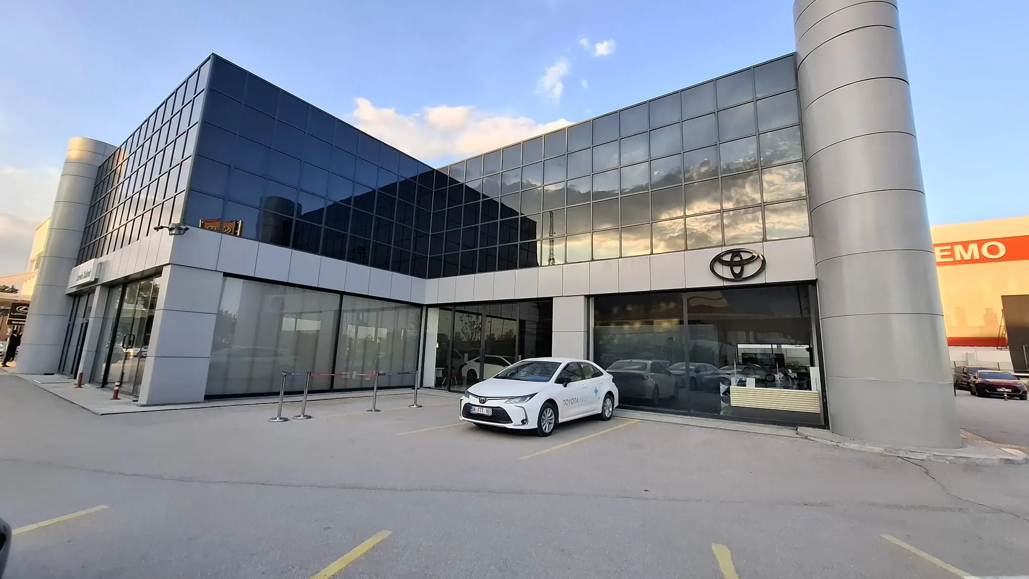 Dış Cephe Toyota - DeltaWash Profesyonel Temizlik