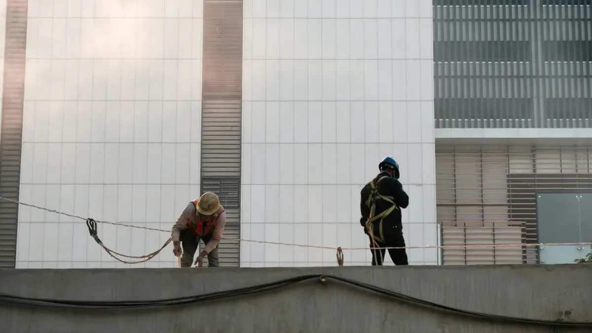 Ankara Halatlı Erişim ile Cephe Onarım & Tadilat | IRATA Sertifikalı Rope Access